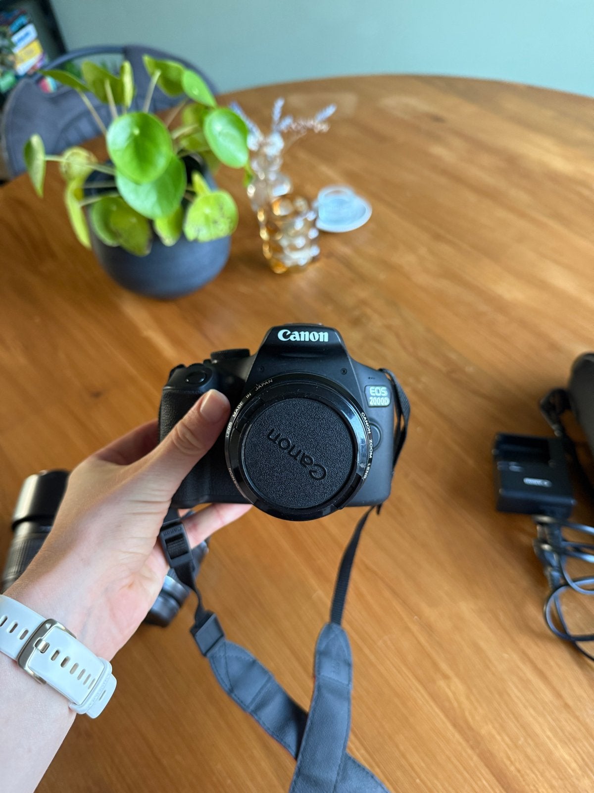 Canon EOS 2000D body (zonder lenzen), Ingebouwde flitser, Spiegelreflex, Verzenden, Canon