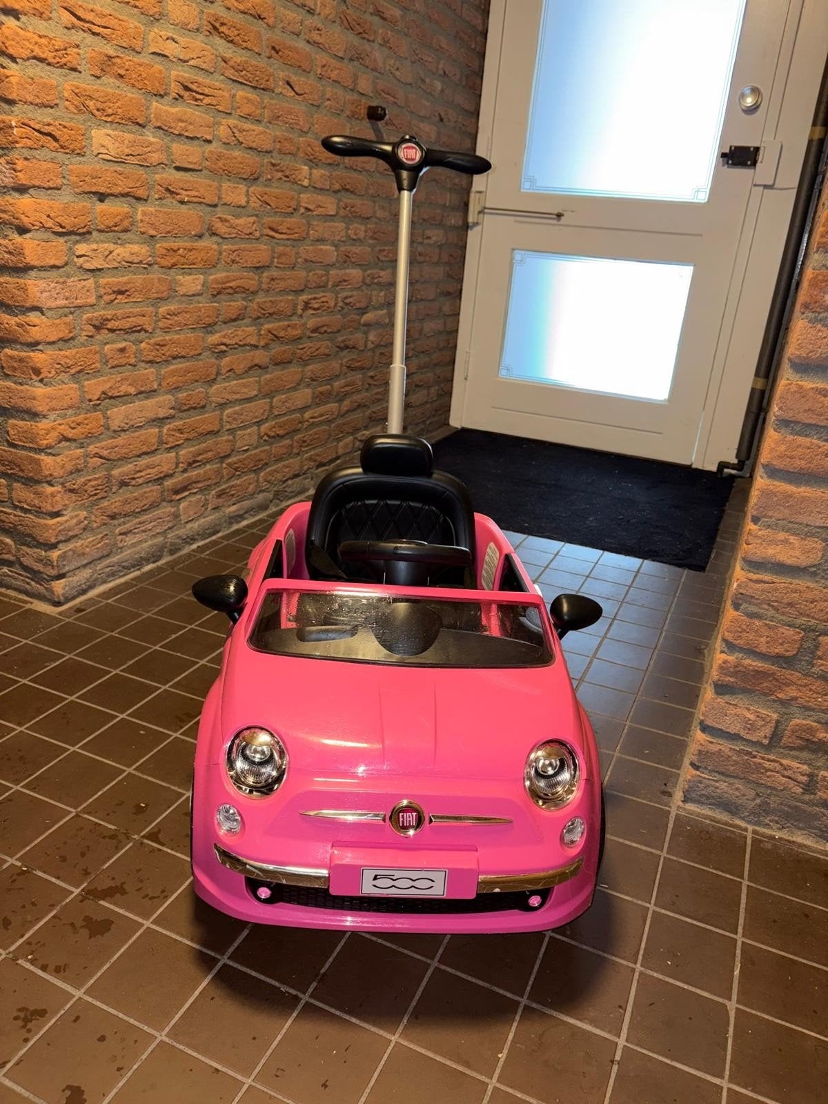 Roze Fiat 500 loopauto met duwstang, Kinderen en Baby's, Gebruikt, Onbekend, Ophalen of Verzenden, Onbekend