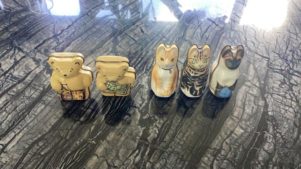 Dana Kubick 1986 Vintage Verzamelblikjes Katten & Beren Set, Verzenden, Gebruikt