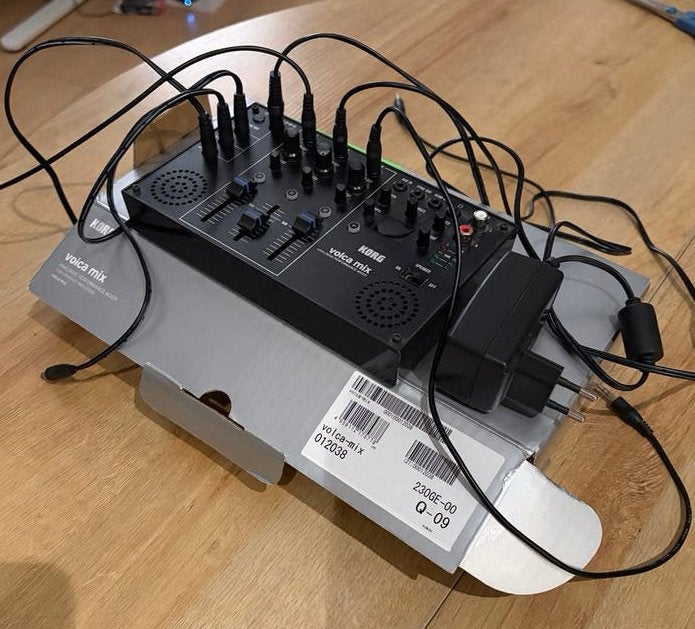 Korg Volca Mix analoge performance mixer, Muziek en Instrumenten, Mengpanelen, Ophalen, Gebruikt, Minder dan 5 kanalen