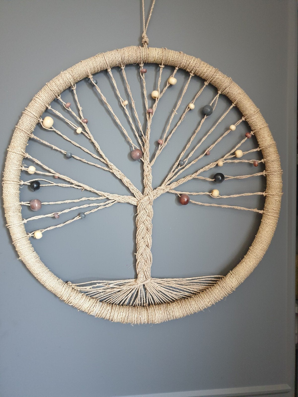 Wanddecoratie 'Levensboom' van touw en kralen, Huis en Inrichting, Woonaccessoires | Overige, Zo goed als nieuw, Natuurlijk materiaal