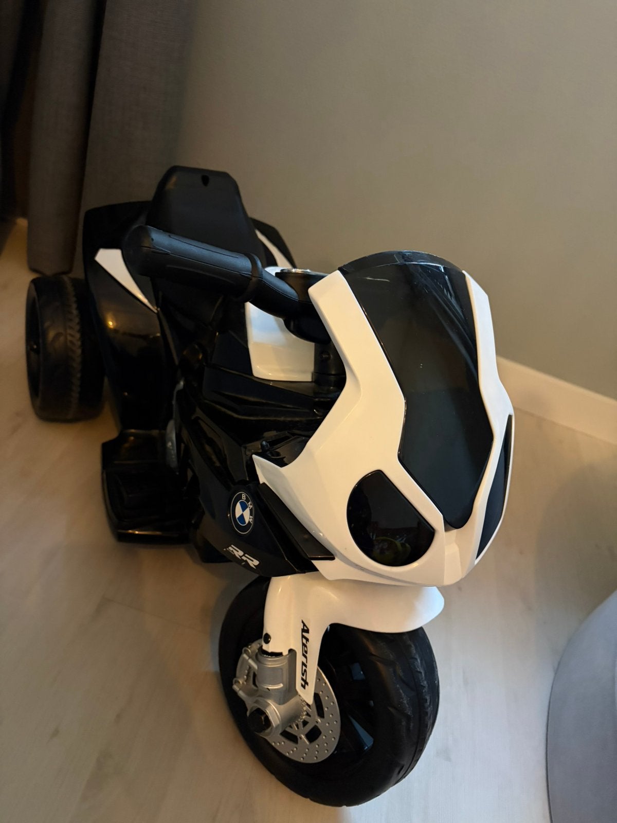 Scooter elektrisch kind, Ophalen, Zo goed als nieuw