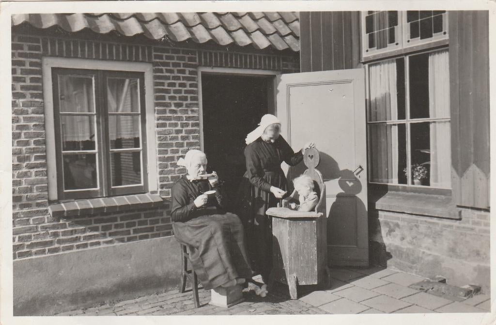 rijssen- bij de kinderstoel, Ophalen of Verzenden, 1940 tot 1960