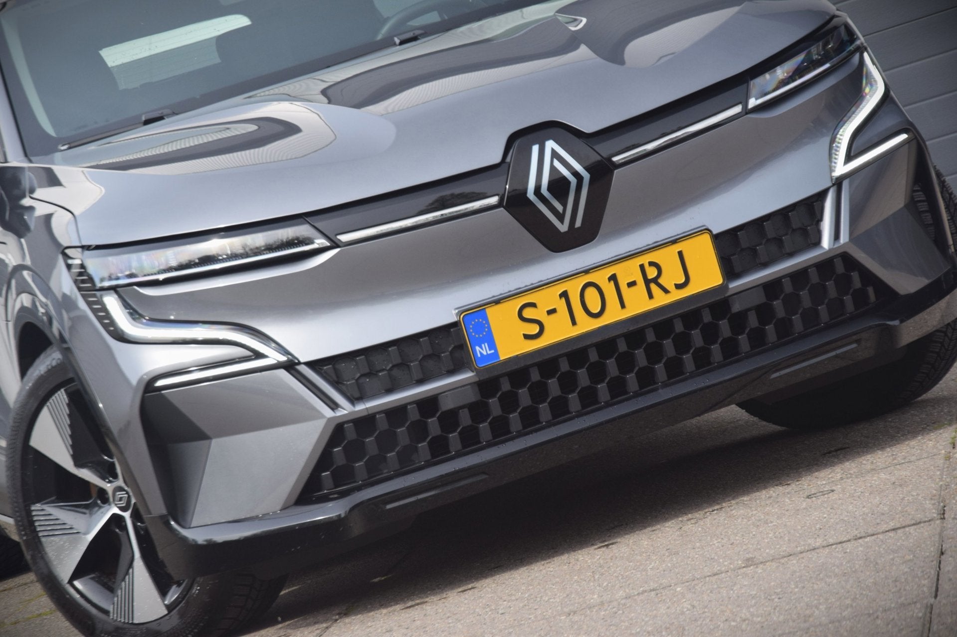 Renault Megane E-Tech EV40 Boost Charge Equilibre CLIMATE CO, Auto's, Stof, Gebruikt, 1505 kg, 109 min
