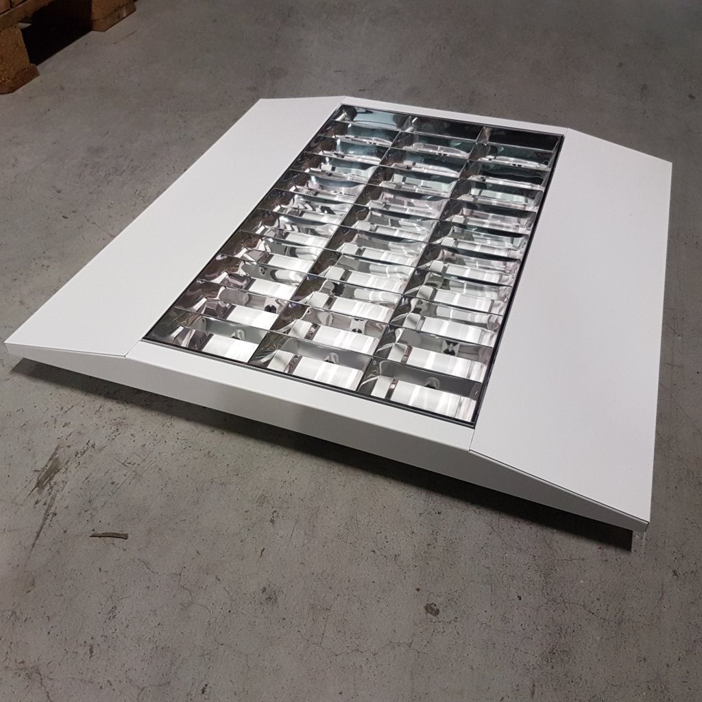 TL armatuur verlichting bakken  OPBOUW  3x14 watt - MET NIE, Apple, Gebruikt, Support@apple.com, Apple Park Way, Cupertino, California