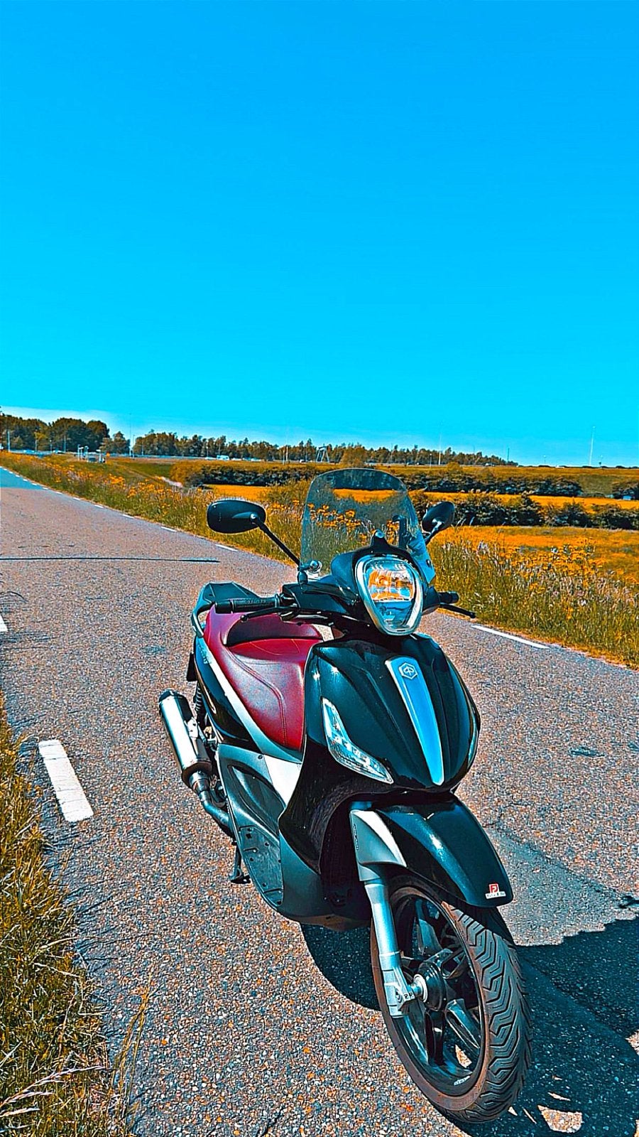 Piaggio beverly 350cc kenteken NL akrapovic, Ophalen, Zo goed als nieuw, Benzine, Piaggio