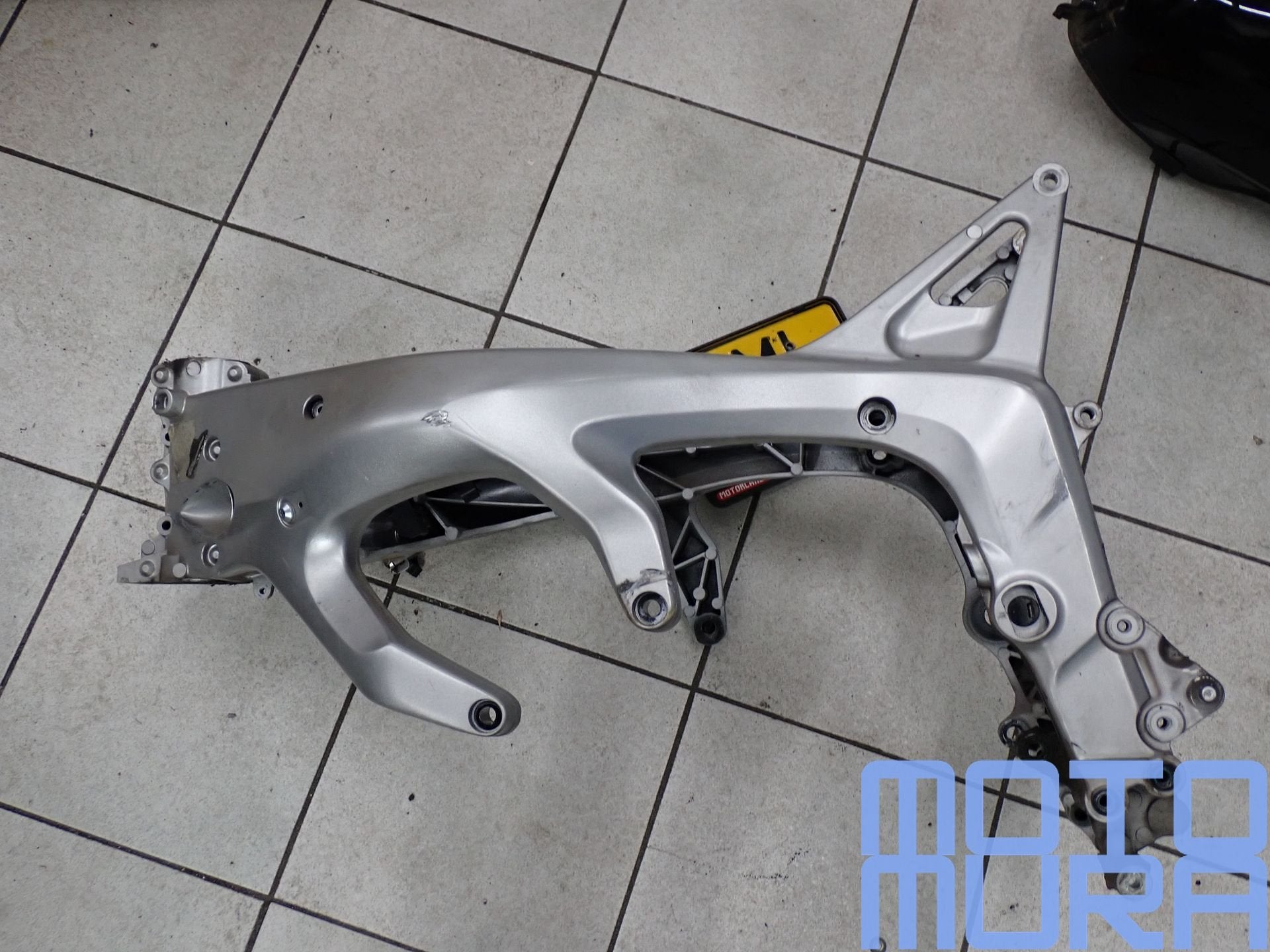 Yamaha FZ6 2004 - 2006 frame hoofdframe chassis met NL kente, Ophalen, -, -, -