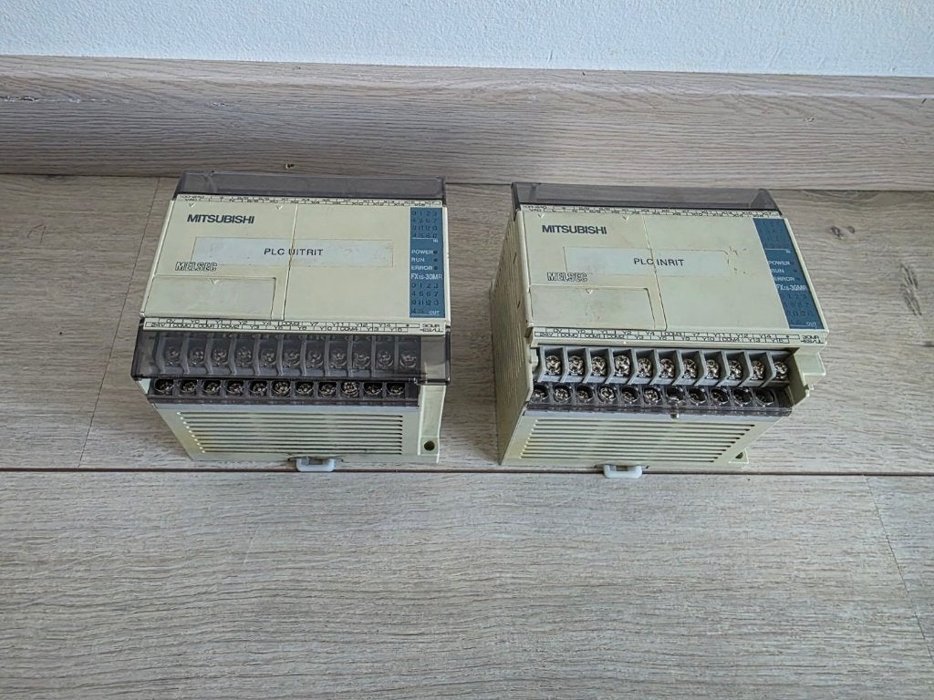 Mitsubishi MELSEC PLC – FX1S-30MR-ES/UL (2 stuks), Ophalen of Verzenden, Gebruikt