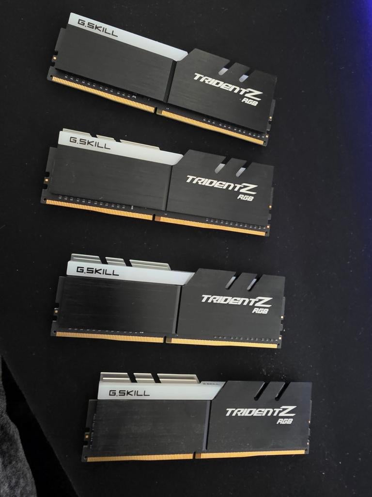 G.Skill Trident Z RGB 32GB (4x8GB) 3200MHz + MSI GTX 1050, Computers en Software, Gebruikt, 32 GB, DDR4, Ophalen of Verzenden