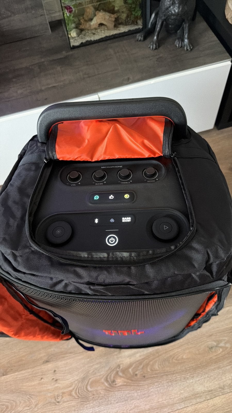 Foto 6 van JBL 520 partybox te huur