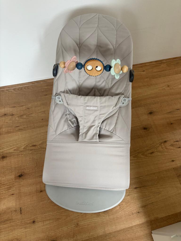 Babybjorn bliss wipstoeltje met speeltje, Kinderen en Baby's, Wipstoeltjes, Wipstoel, Ophalen, Overige merken, Met gordel(s) of riempje(s)