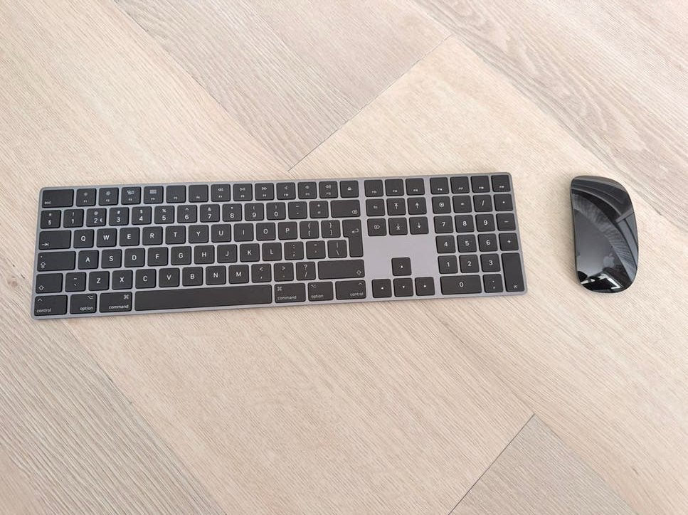 Apple Magic Keyboard + Mouse, Computers en Software, Toetsenborden, Ophalen of Verzenden, Zo goed als nieuw