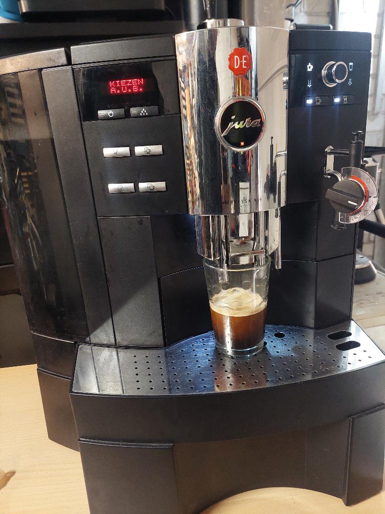 Te koop jura f9 xs koffiemachine one touch, Witgoed en Apparatuur, Koffiezetapparaten, Gebruikt, 10 kopjes of meer, Koffiemachine
