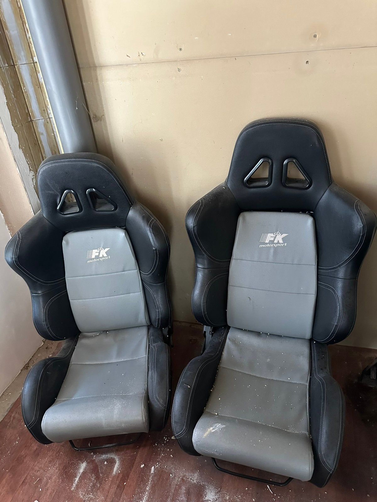 FK Motorsport autostoelen 2 st., Ophalen, Gebruikt