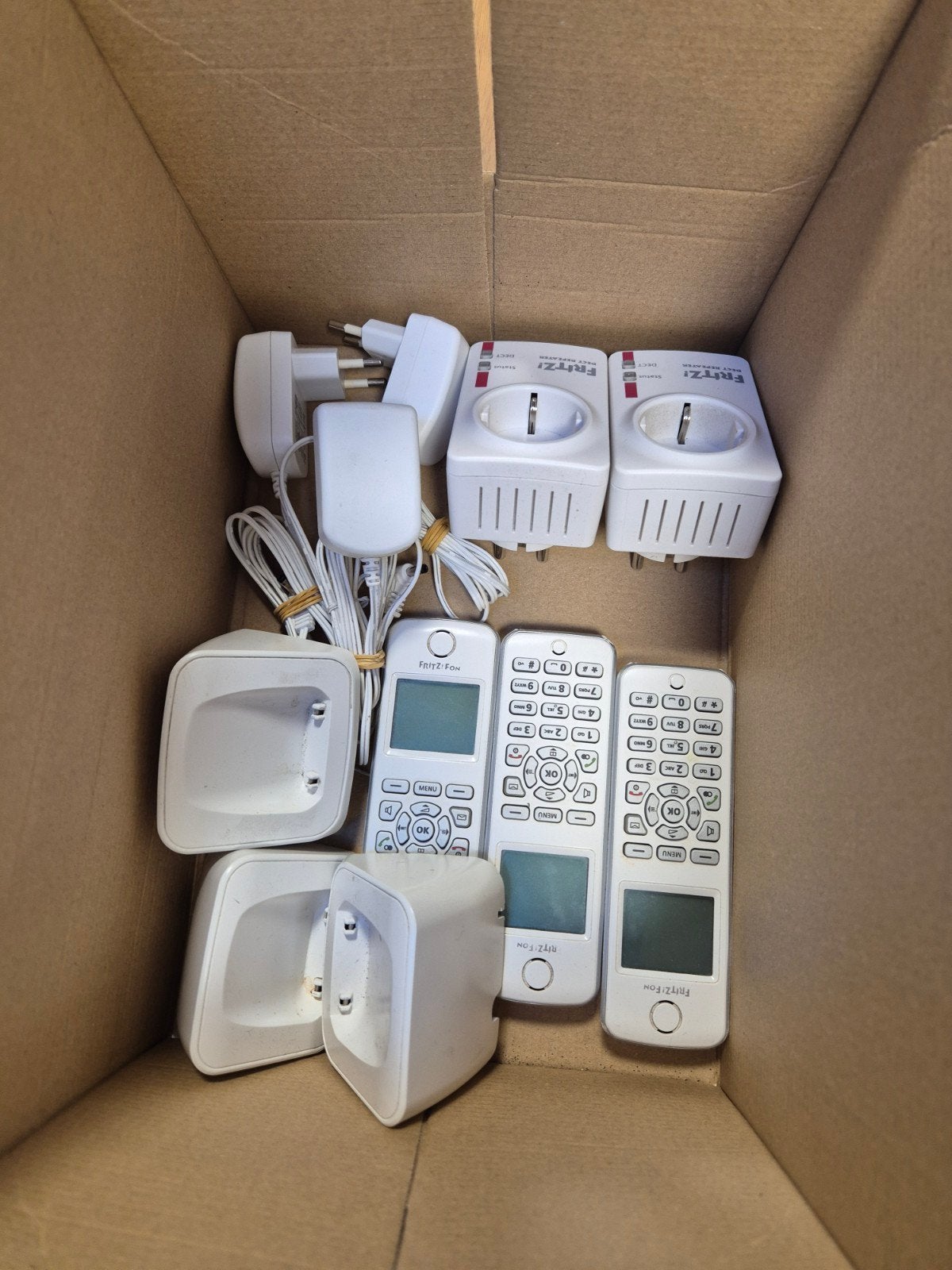 3x FRITZ!Fon DECT telefoons met 2x DECT repeaters, Ophalen of Verzenden, Gebruikt, 3 handsets