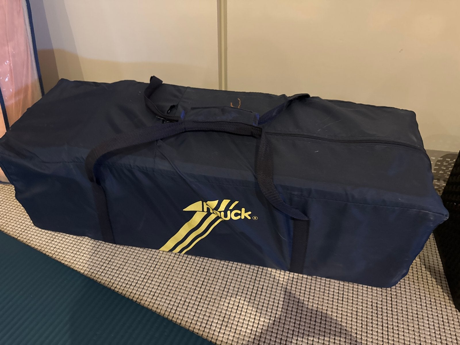 Campingbedje / Reisbedje en aerosleep matras, Ophalen, Zo goed als nieuw, Reisbedje