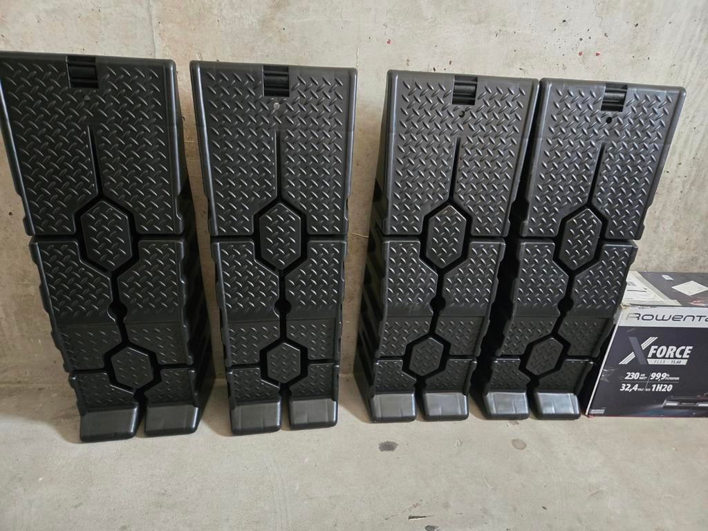 Te koop: 4 zo goed als nieuwe oprijplaten., Ophalen of Verzenden