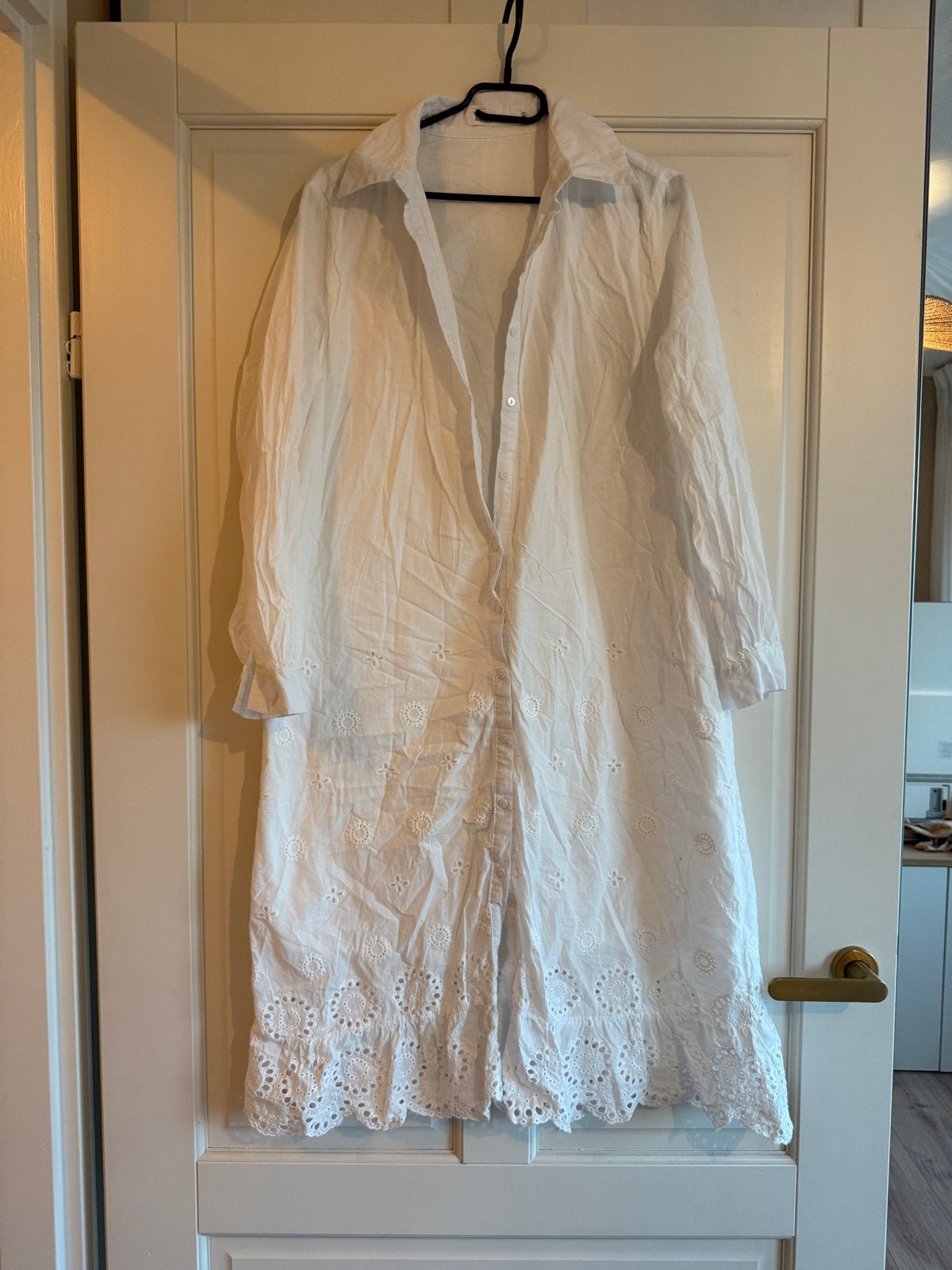 Witte katoenen blousejurk met broderie, maat M, Kleding | Dames, Jurken, Maat 38/40 (M), Wit, Ophalen of Verzenden, Zo goed als nieuw