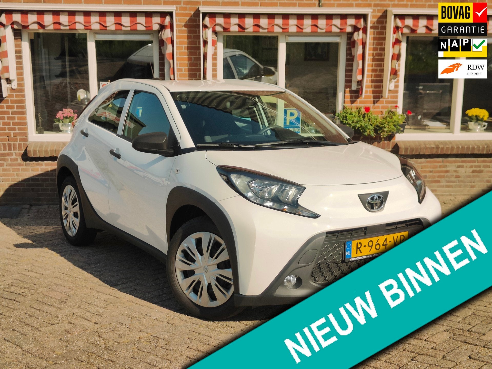 Toyota Aygo X 1.0 VVT-i MT Airco Cruise Carplay - RIJKLAAR -, Auto's, 12 maanden, Stof, Gebruikt, 4 stoelen