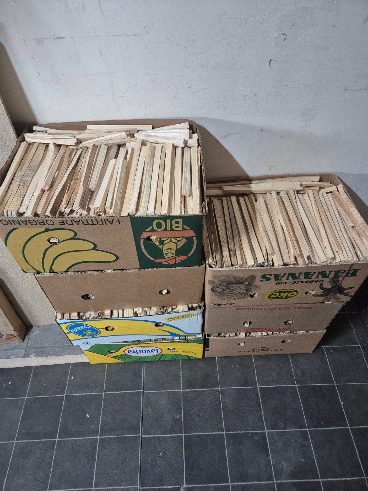 Aanmaakhout, 3 dozen, €25, Minder dan 3 m³, Ophalen