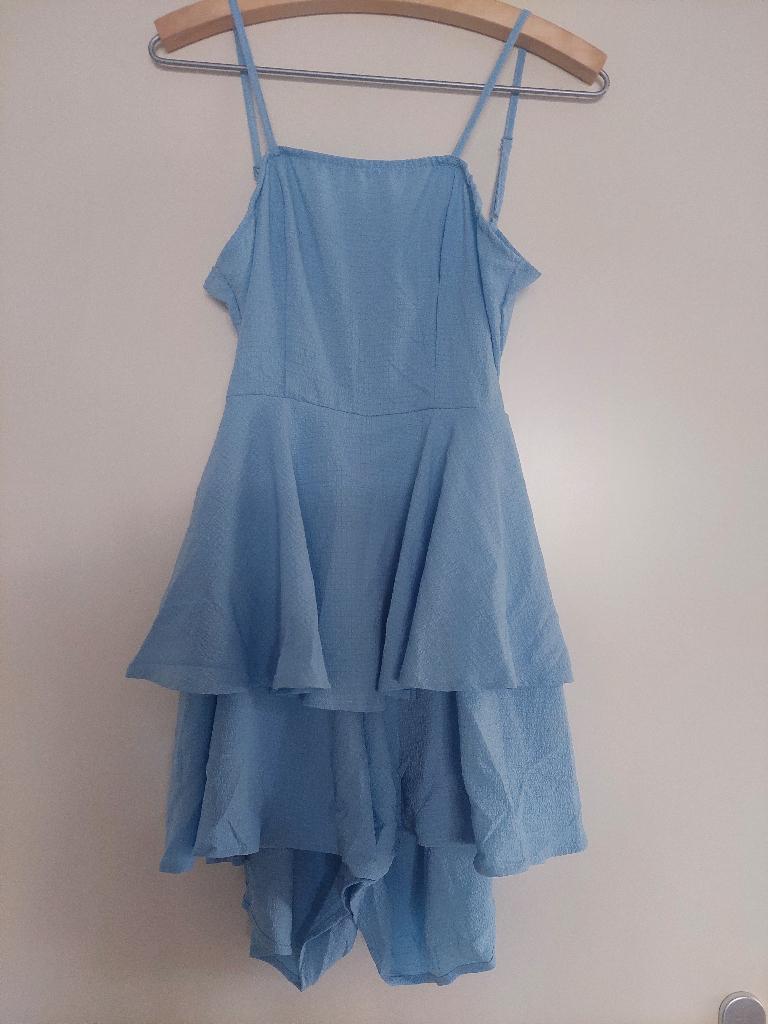 Playsuit licht blauw maat S NIEUW, Kleding | Dames, Jumpsuits, Ophalen of Verzenden, Nieuw, Maat 36 (S), Blauw