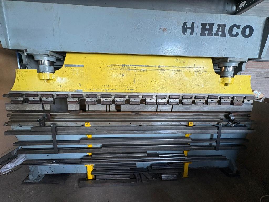 Haco Kantbank 110 Ton, Ophalen, Gebruikt, IJzer
