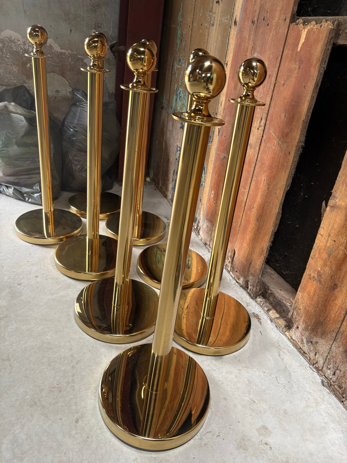 Gouden afzetpalen met rood koord en loper, Ophalen, Gebruikt, Versiering, Overige