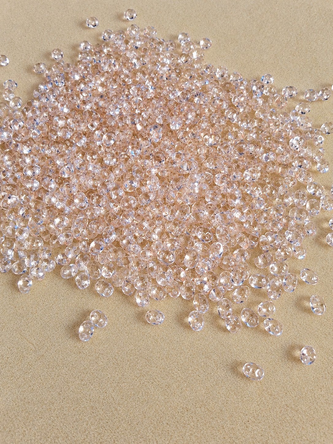 Mix partij met 50 x 10 gram duo beads., Ophalen of Verzenden, Nieuw, Kraal