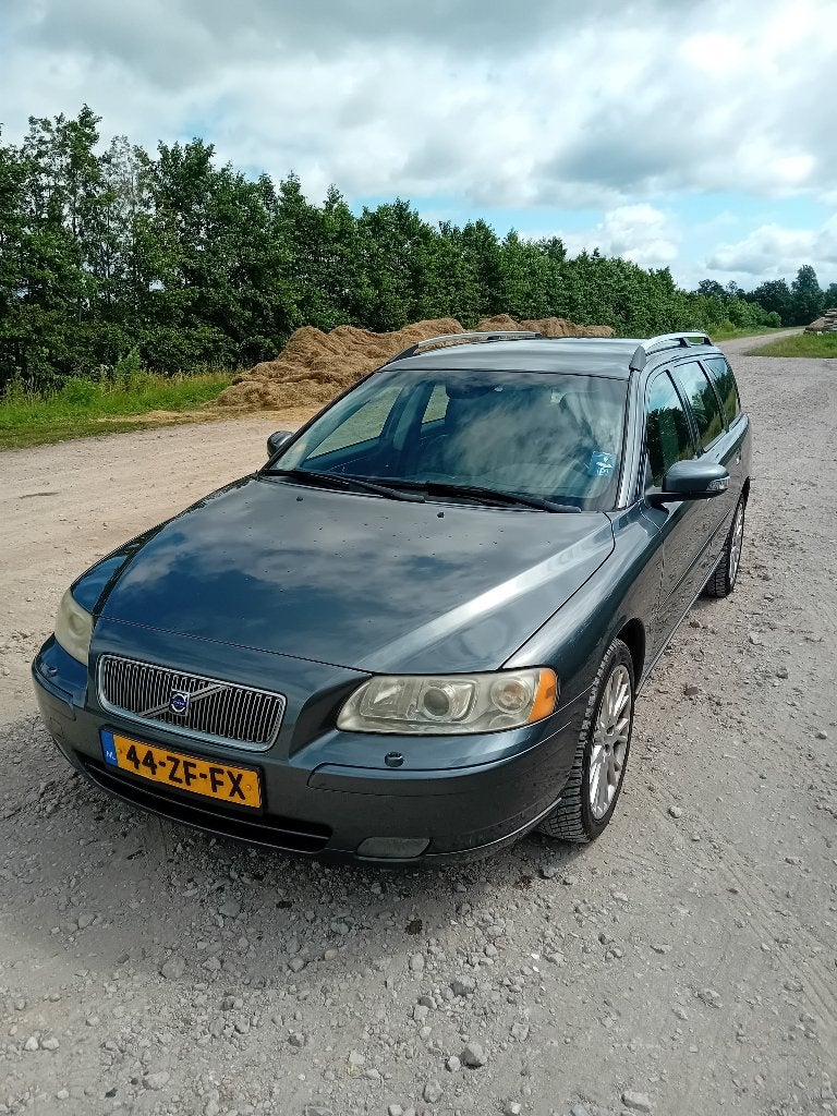 Volvo V70 2.4 D5 136KW Geartronic 2008 Grijs, 1800 kg, Zwart, Stationwagon, Diesel