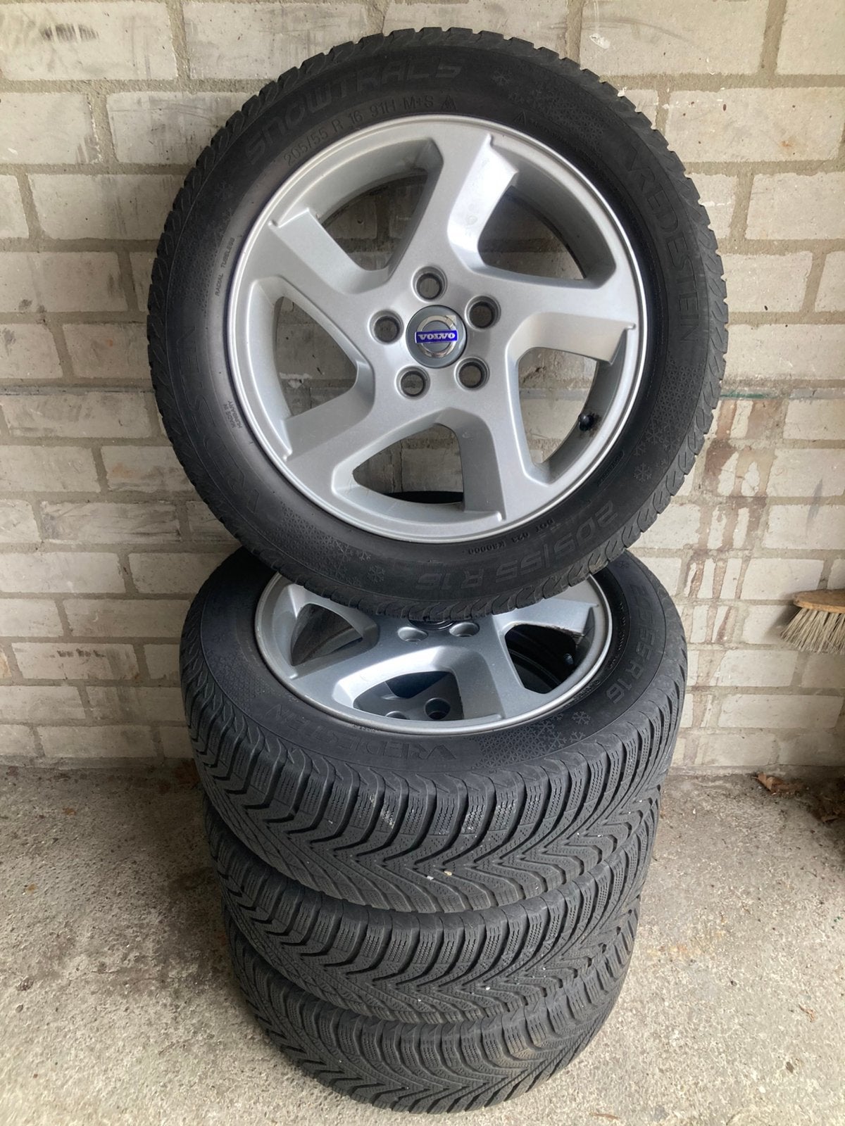 Winterbanden Volvo V40 V50 S40 C70 C30 Originele Velgen, Ophalen, Gebruikt, Velg(en), 16 inch