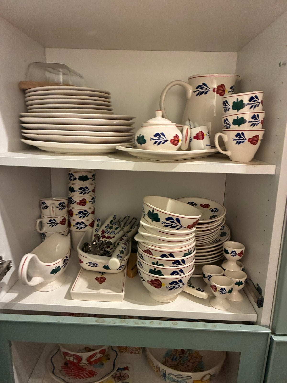 Uitgebreid Boerenbont servies - Compleet en in goede staat, Huis en Inrichting, Overige merken, Keramiek, Landelijk/Boerenbont