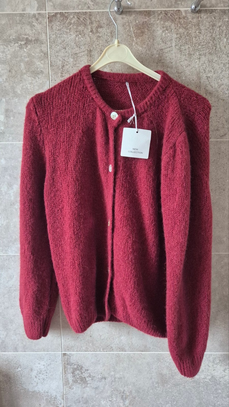 Rood vest met knopen, 15% Alpaca, Nieuw met kaartje, Maat 38/40 (M), Nieuw, Ophalen of Verzenden, Onbekend