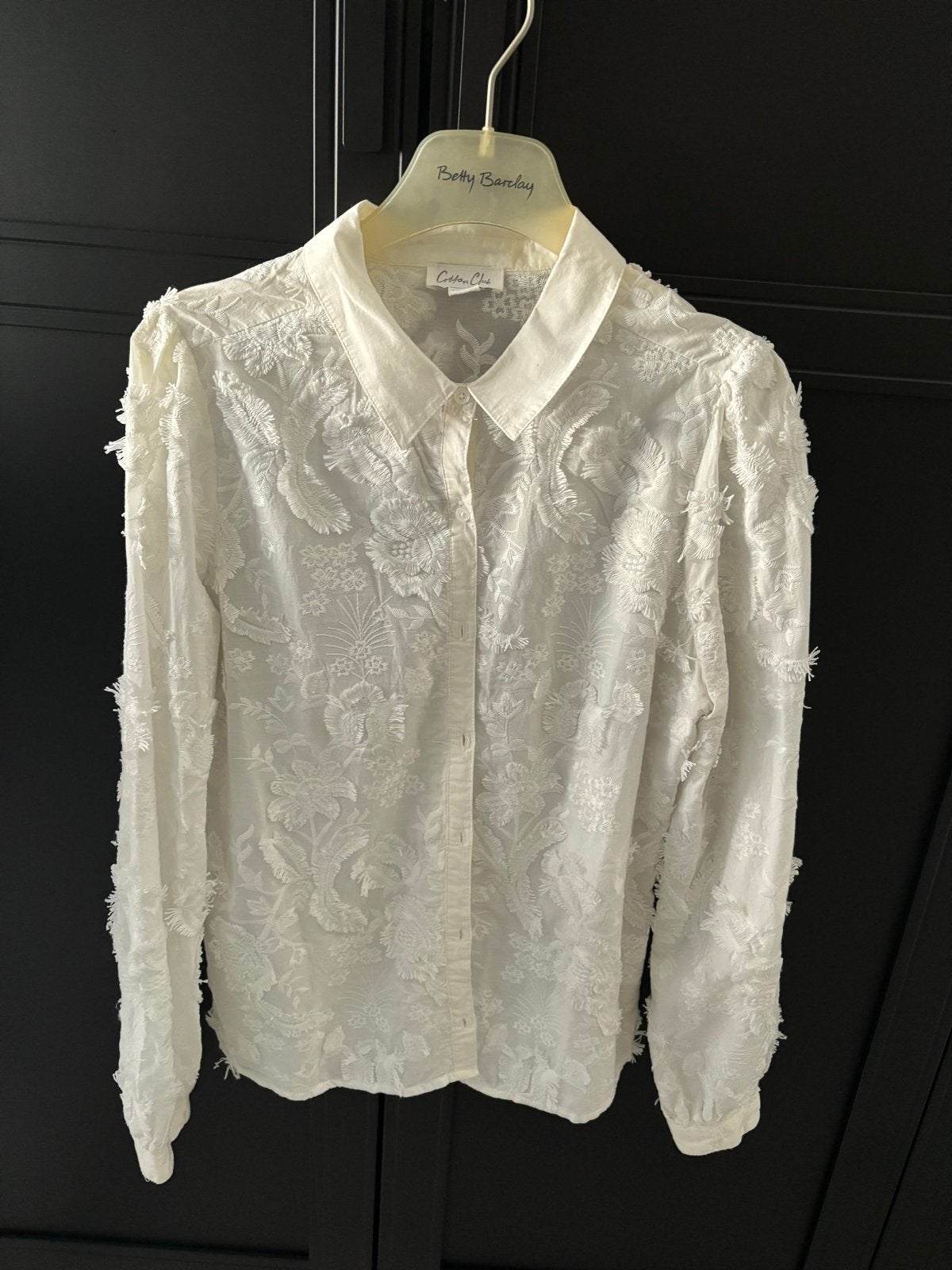 Witte blouse met borduursels - Cotton Club, Kleding | Dames, T-shirts, Maat 38/40 (M), Wit, Ophalen of Verzenden, Zo goed als nieuw