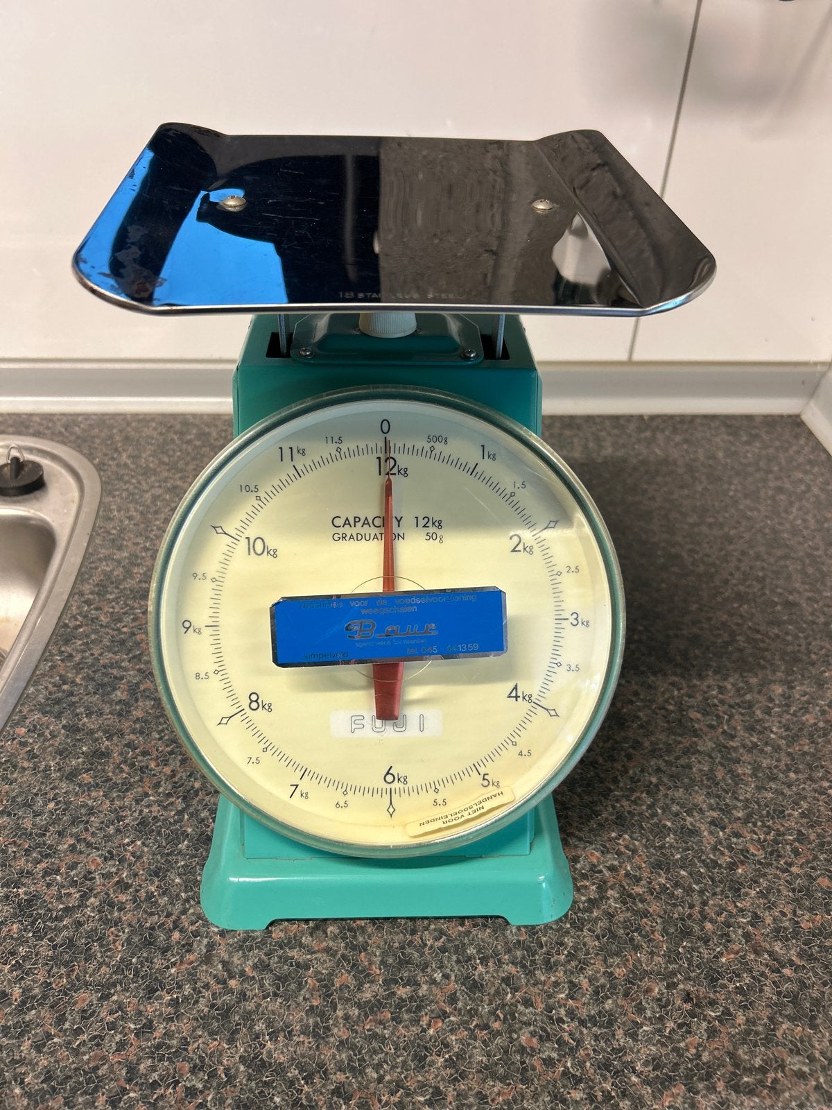 Vintage Fuji Keukenweegschaal - 12kg Capaciteit, Gebruikt, Keukenweegschaal, Analoog, Ophalen of Verzenden