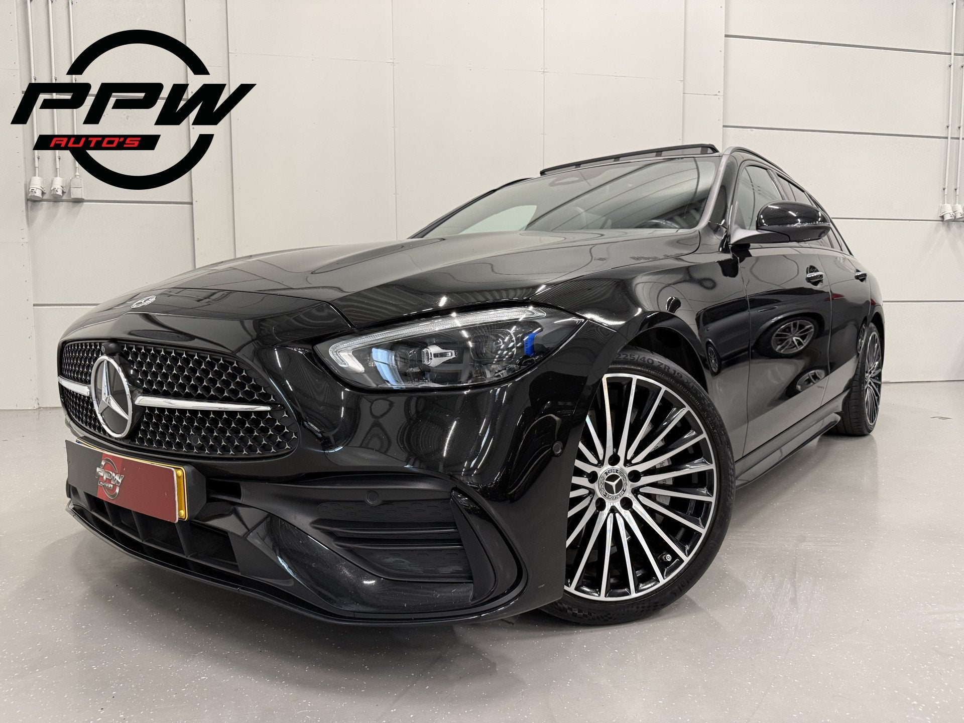 Mercedes-Benz C-Klasse Estate 200 AMG Line PANO/HEAD-UP/VOL-, Automaat, Dealer onderhouden, Met garantie (alle), Zwart