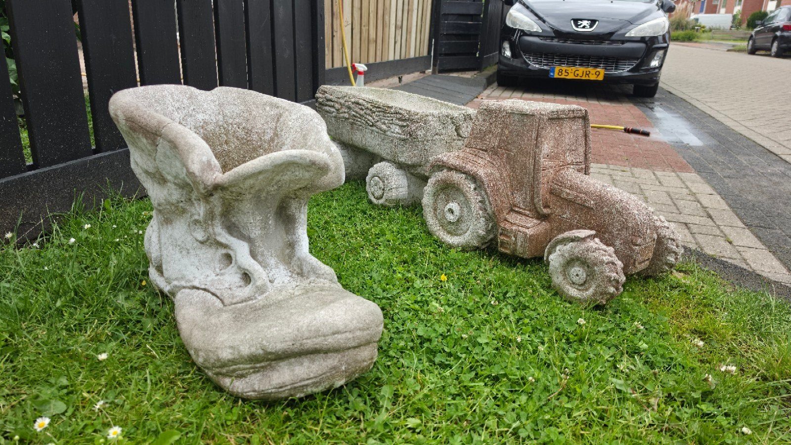 Tractor met aanhanger + grote schoen, Tuin en Terras, Tuinbeelden, Ophalen, Gebruikt, Beton, Overige typen