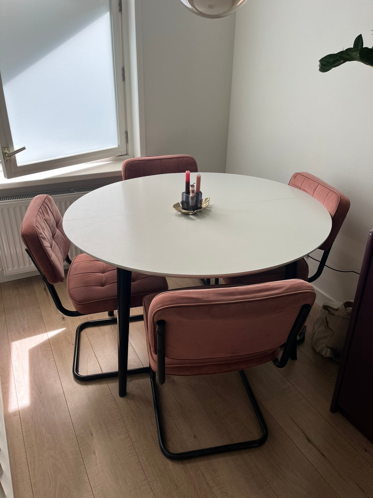 Eettafel (uitschuifbaar), Ophalen, Gebruikt, 4 tot 6 stoelen