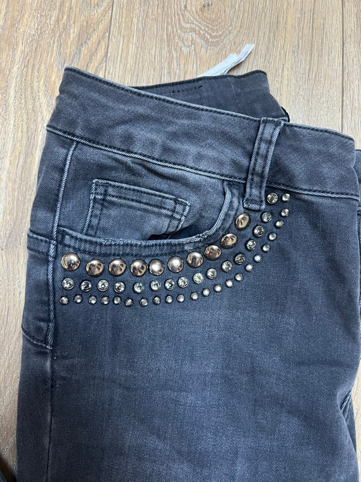 Jeans met studs van Liu Jo maat 29, Ophalen of Verzenden, Zo goed als nieuw, Zwart, W28 - W29 (confectie 36)