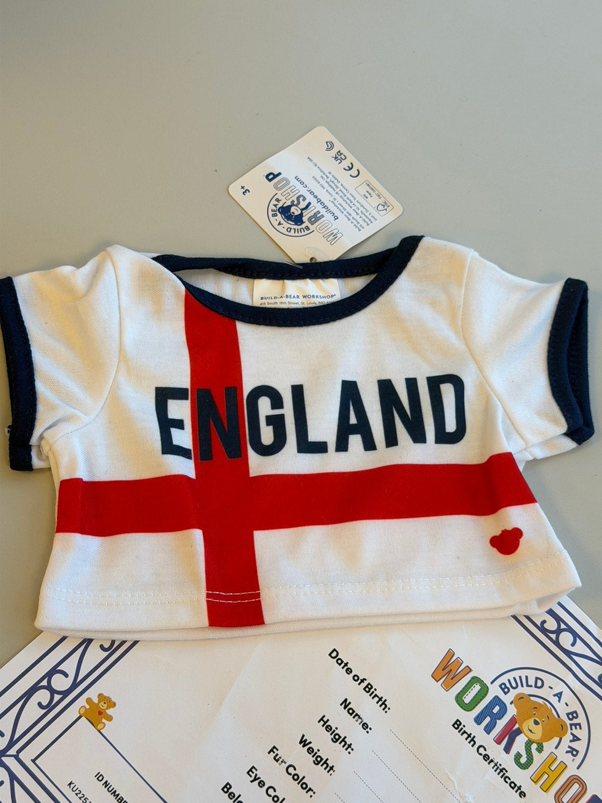 Build-A-Bear England T-Shirt Nieuw Met Labels en certificaat, Verzamelen, Beren en Cherished Teddies, Overige typen, Nieuw, Ophalen of Verzenden