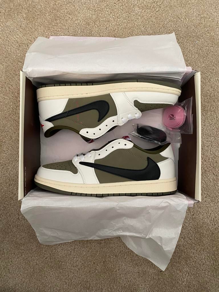 Nike Air Jordan 1 Low x Travis Scott “Olive” – maat 42., Kleding | Heren, Schoenen, Ophalen of Verzenden