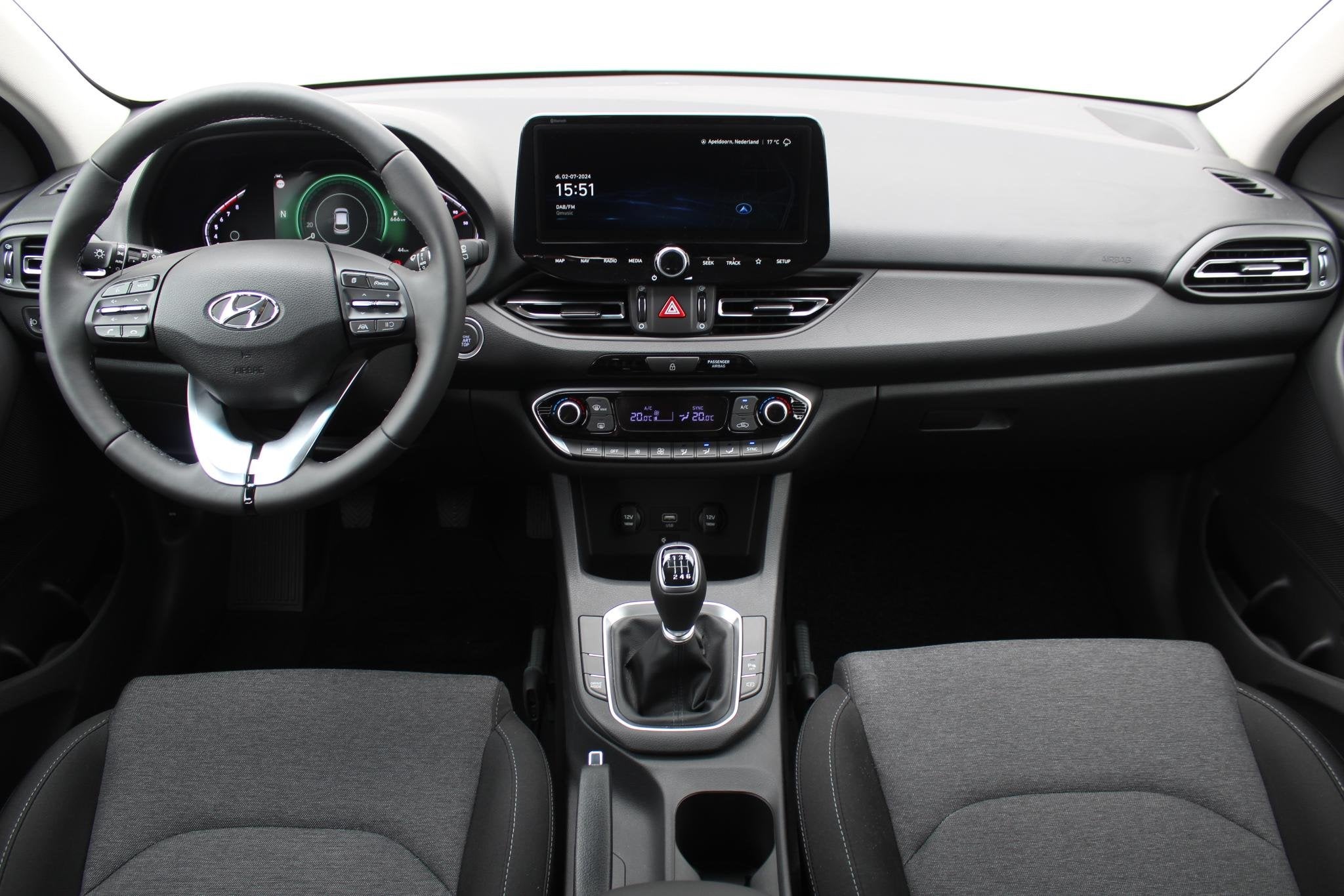 Hyundai i30 Wagon 1.0 T-GDi MHEV Comfort Smart / Navigatie +, Voorwielaandrijving, Stof, 1246 kg, Origineel Nederlands