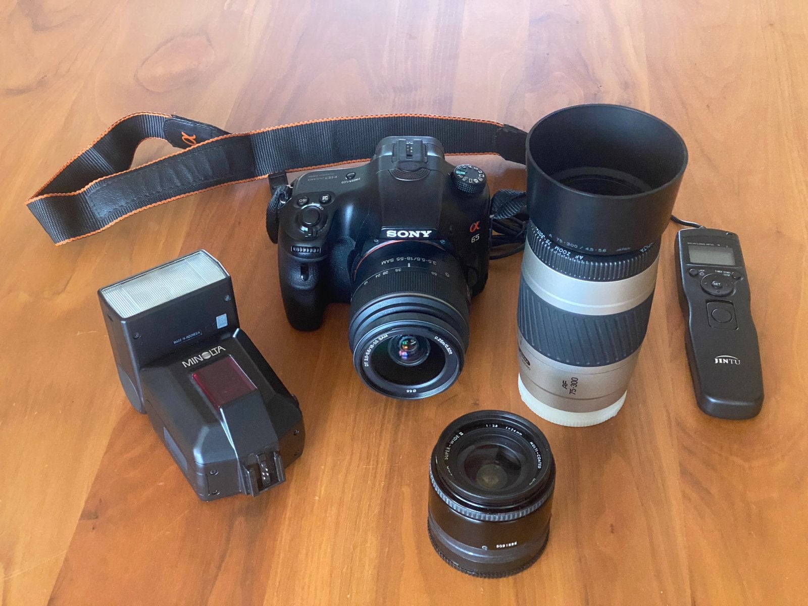 Sony A65 camera met 3 lenzen, flitser en accessoires, Ophalen, Gebruikt, Spiegelreflex, Beeldstabilisatie
