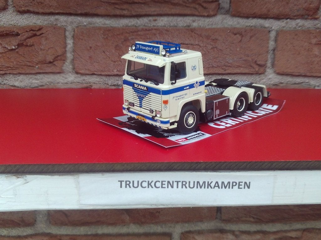 WSI  Scania  1  6 x 2  Tag  Axle  van  JP  Transport  APS., Hobby en Vrije tijd, Modelauto's | 1:50, Ophalen of Verzenden, Nieuw