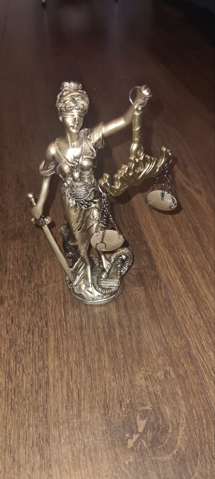 Bronzen Vrouwe Justitia Beeld - 19 cm hoog, Minder dan 20 cm, Kunststof, Ophalen of Verzenden, Beeld