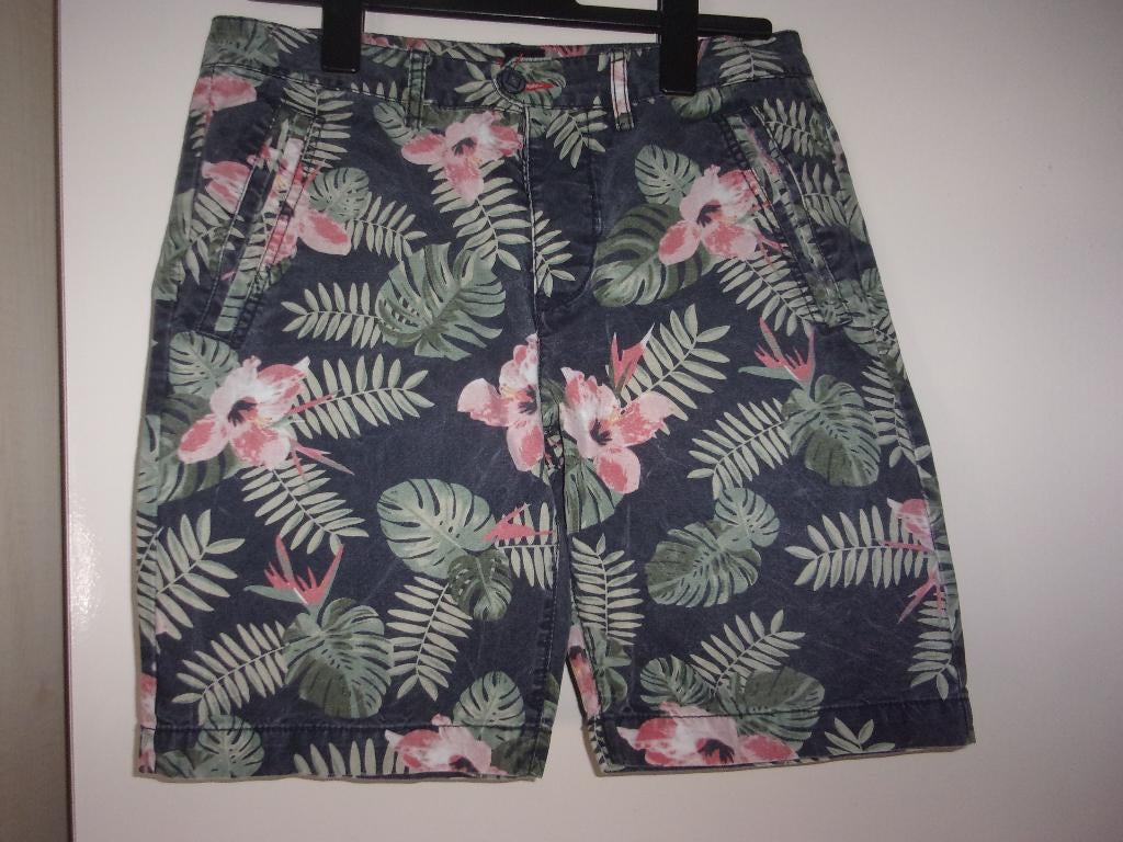 Donkerblauw gebloemde korte broek / bermuda Only & Sons mt M, Kleding | Heren, Broeken en Pantalons, Ophalen of Verzenden, Gedragen