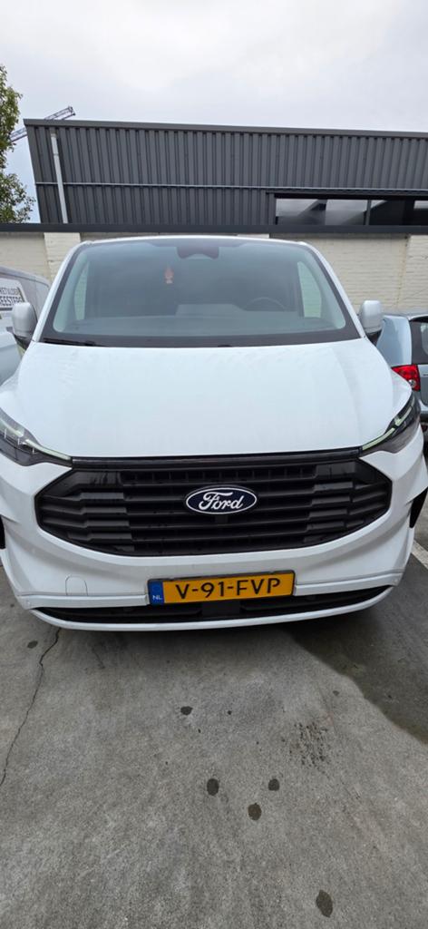 Ford Transit Custom V170 300 L1H1 Bestelauto Limited E6.2, Auto's, Bestelauto's, Euro 6, 4 cilinders, Wit, 1875 kg