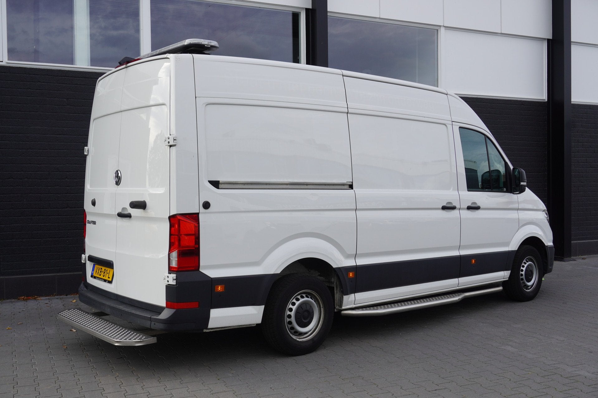 Volkswagen Crafter 2.0 TDI L3H3 140PK EURO 6 - Airco - Cruis, Lichtsensor, Stof, Gebruikt, 4 cilinders