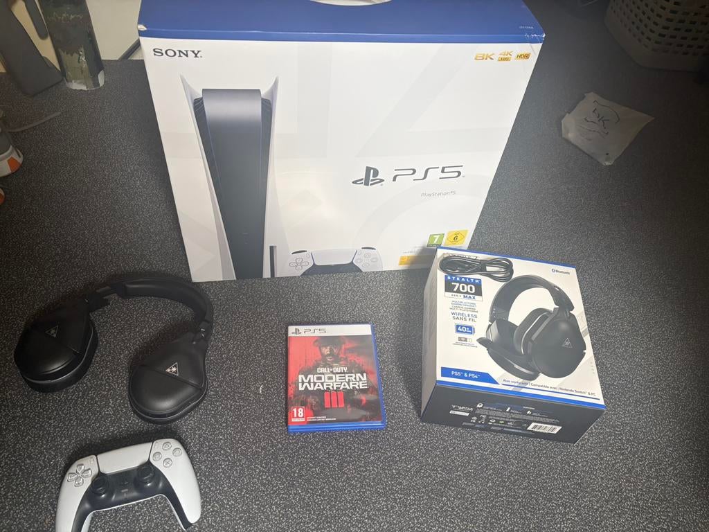 PLAYSTATION 5 - DISC - 825GB, Spelcomputers en Games, Ophalen of Verzenden, Zo goed als nieuw, Met 1 controller