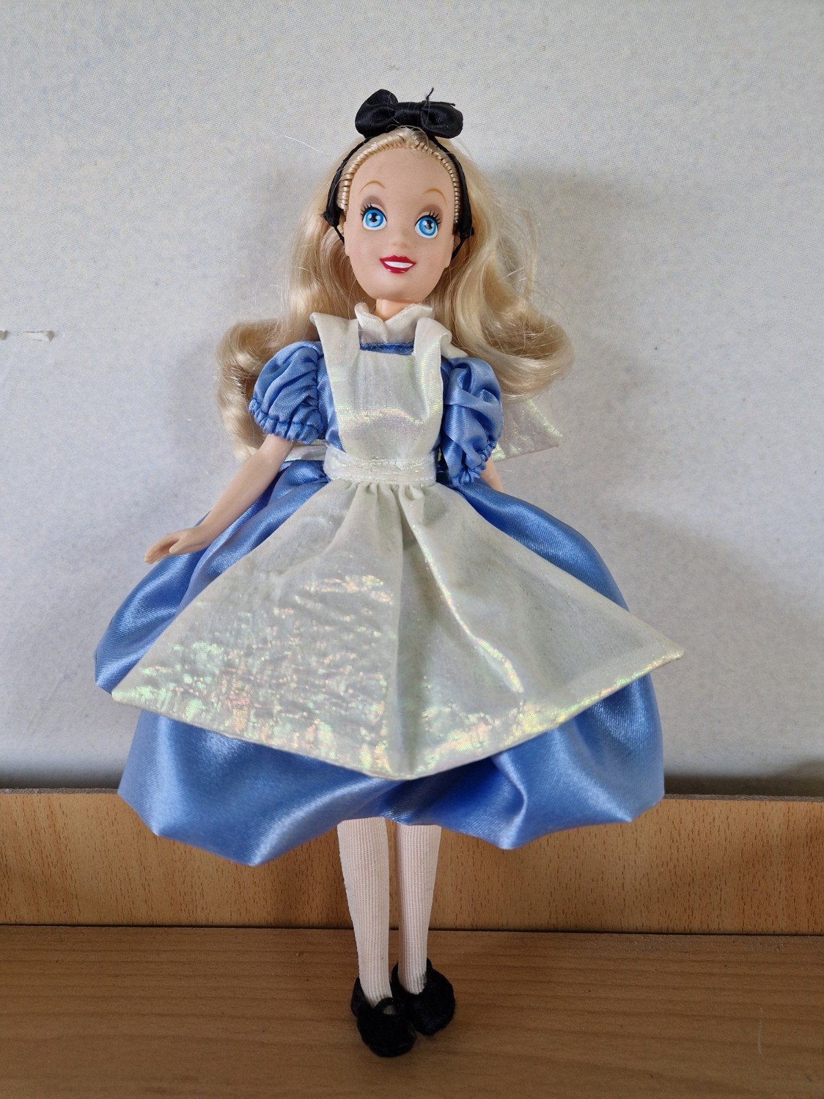 Disney Alice in Wonderland Barbie pop, Ophalen of Verzenden, Gebruikt, Barbie