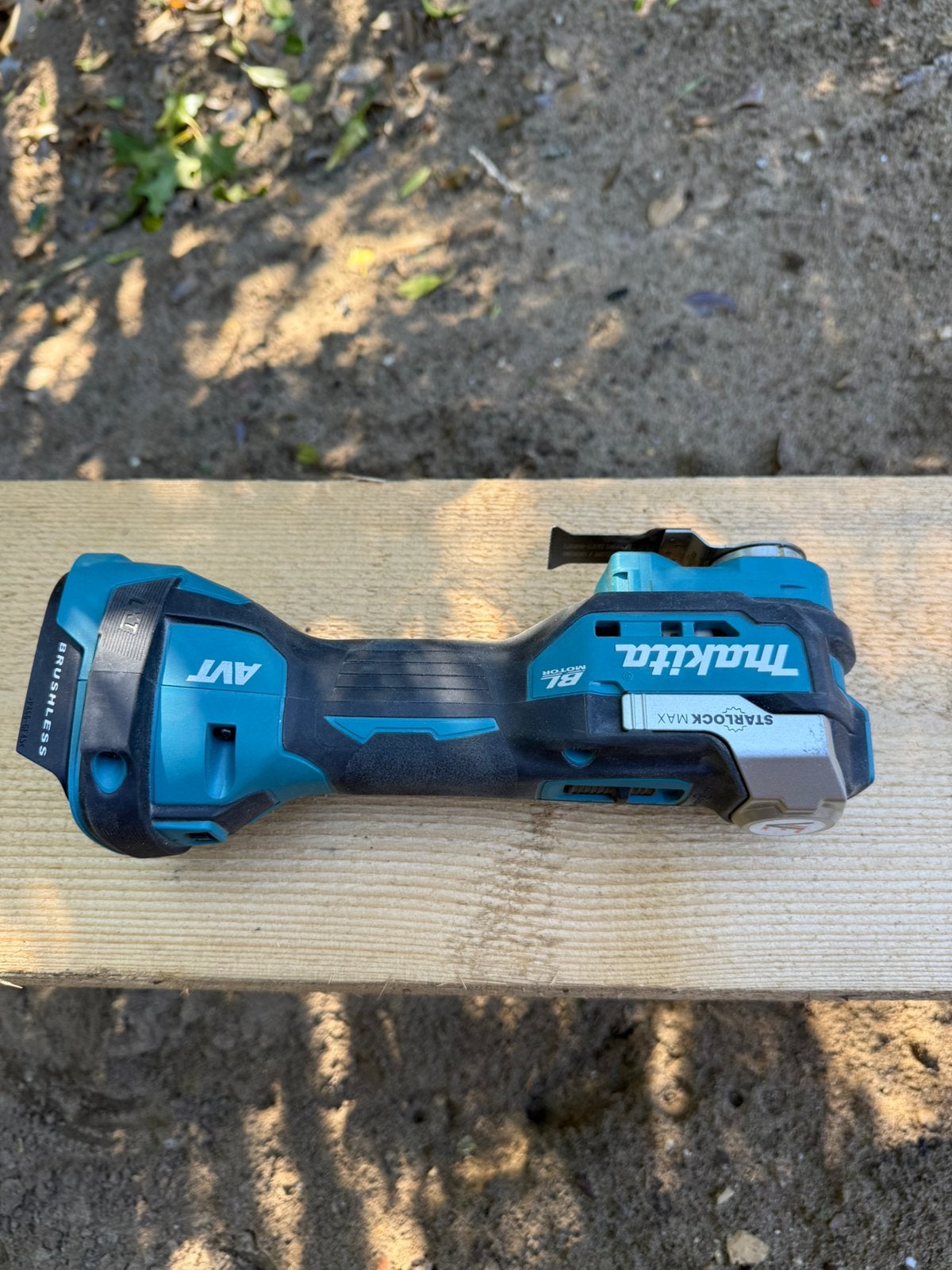 Makita DTM52 18V Multitool, Ophalen, Zo goed als nieuw, Minder dan 600 watt, 30 tot 70 mm